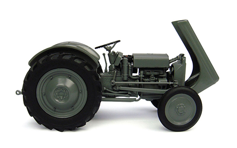 Universal Hobbies 1/32 Ferguson Tea 20